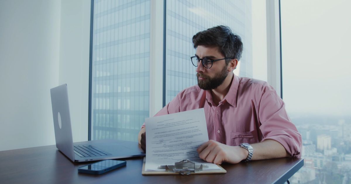 Script doctoring colaborativo: cómo las plataformas están transformando la reescritura de guiones en streaming
