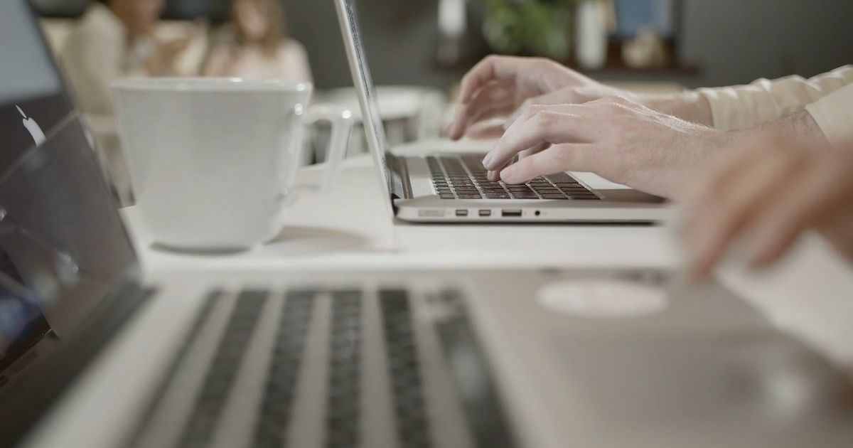 Integración de software de producción y contabilidad: claves para evitar desviaciones presupuestarias en rodajes con múltiples localizaciones