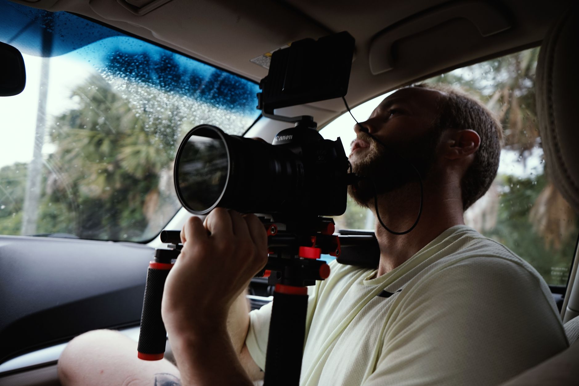 Plano secuencia en mano: cómo equilibrar inmersión y control narrativo en cine de género