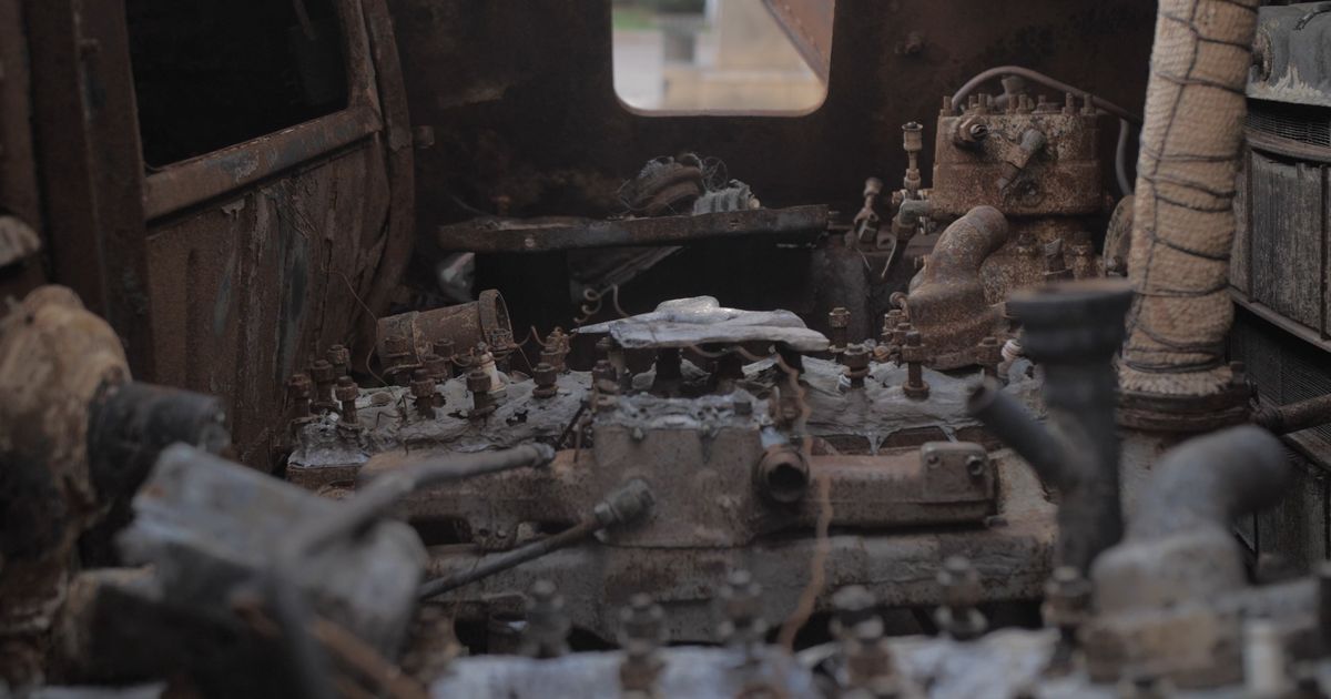 Steampunk industrial: cómo el diseño de producción redefine el género con materiales reciclados