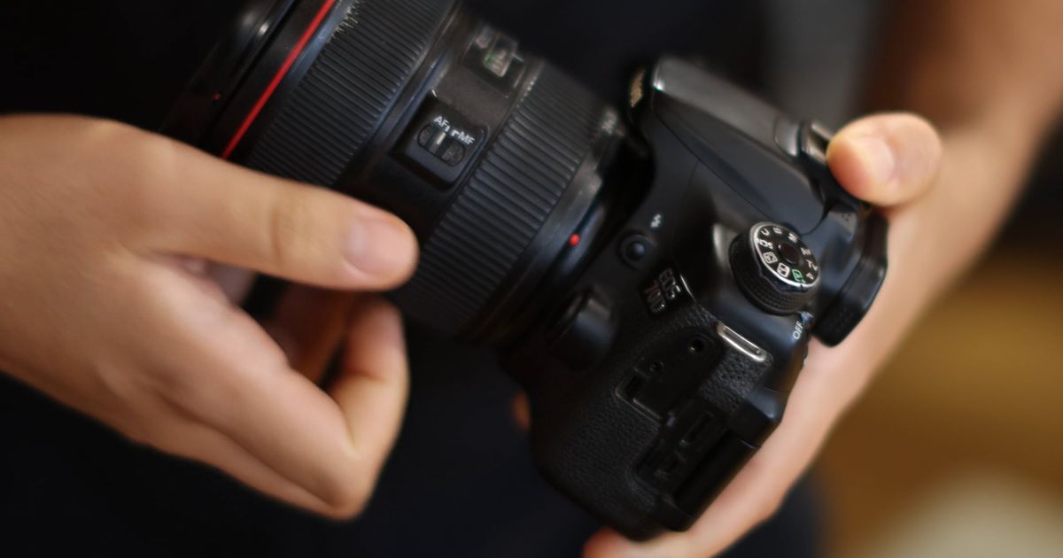 Luz polarizada en cine: cómo los directores de fotografía están redefiniendo texturas en pantalla