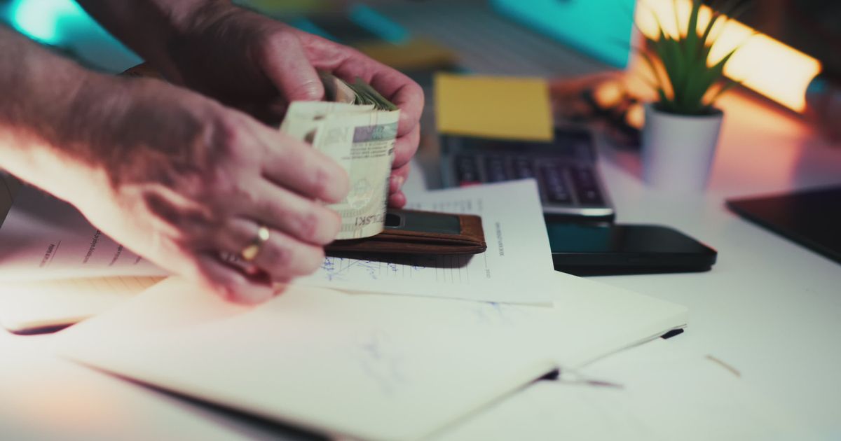Cómo optimizar el cash-flow en rodajes con financiación mixta ICAA para evitar retrasos por desvíos presupuestarios