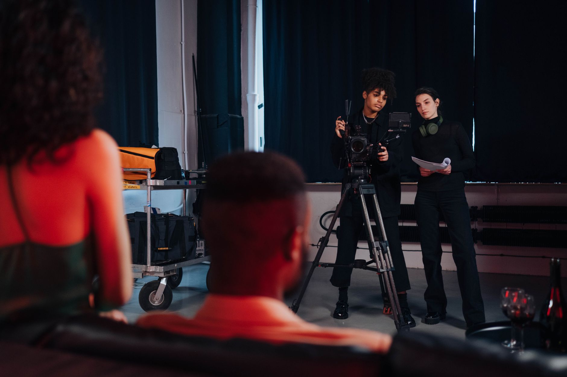 Dark social en la producción audiovisual: cómo los estudios segmentan audiencias sin algoritmos públicos
