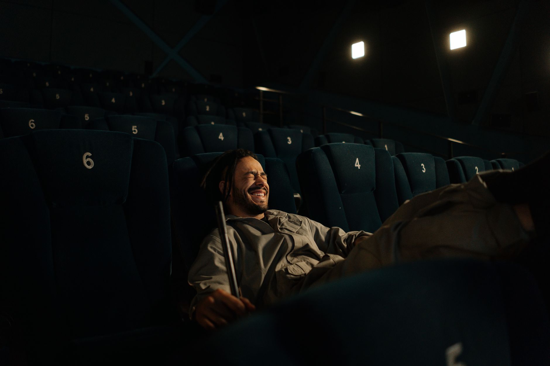Casting no convencional: cómo el teatro está redefiniendo los perfiles actoraless en cine